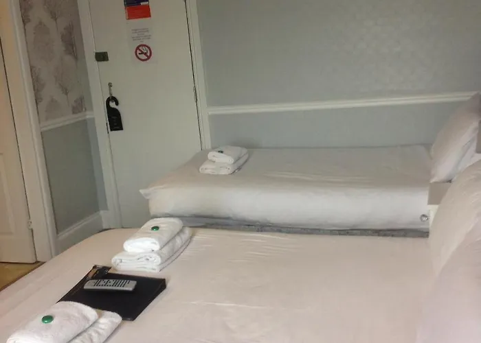 Grosvenor 3* ロビン・フッズ・ベイ